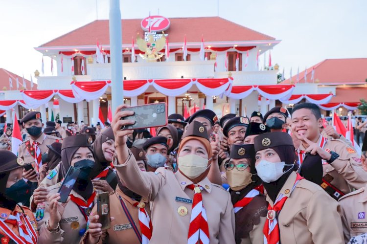 Gubernur Jawa Timur Khofifah Indar Parawansa melepas secara resmi Kontingen Jawa Timur pada Jambore Nasional (Jamnas) XI/ist