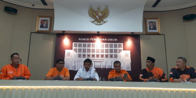 Anggota Komisi Pemilihan Umum (KPU) RI Idham Holik bersama jajaran pengurus Partai Buruh/RMOL