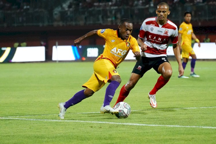 Persik Kediri saat berlaga melawan Madura United di stadion Gelora Ratu Pamelingan Pamekasan/Ist