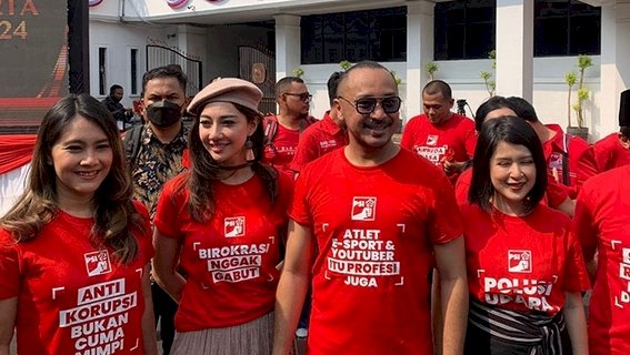 Rombongan PSI saat mendaftarkan diri sebagai calon peserta Pemilu 2024 ke KPU/Ist