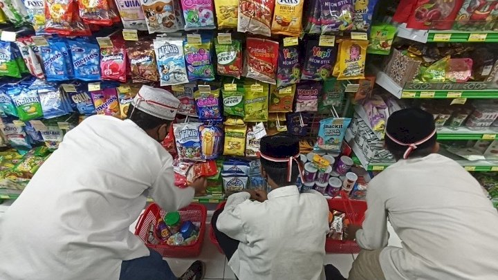 Taman Zakat ajak anak yatim belanja 