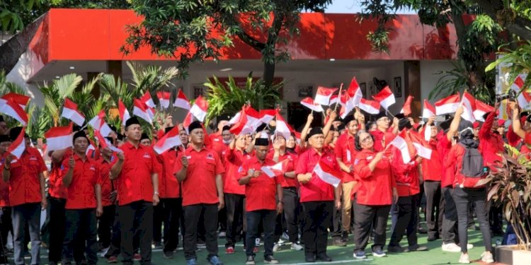 Kader PDIP mengikuti upacara HUT ke-77 RI di Lenteng Agung, Jakarta Selatan/Ist