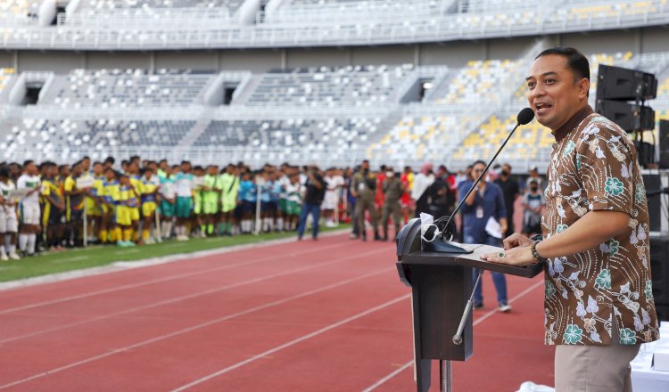 Wali Kota Eri Cahyadi di Stadion GBT Surabaya/RMOLJatim