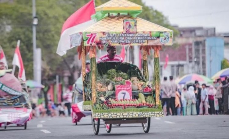 Karnaval becak hias unik di Jember/Ist