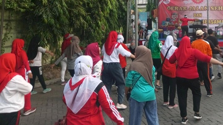 Suasana senam merdeka Covid-19 di RW 04 Kelurahan Sememi Kecamatan Benowo Surabaya/RMOLJatim