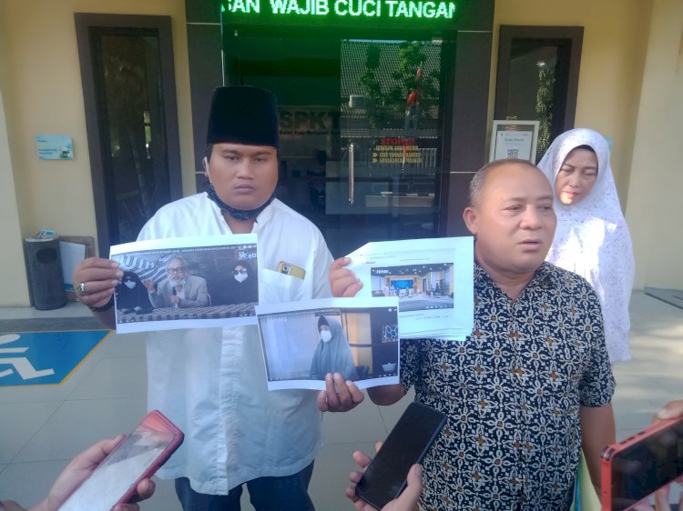 Achmad Mustajib didampingi kuasa hukumnya Tjetjep Muhammad Yasien/RMOLJatim 