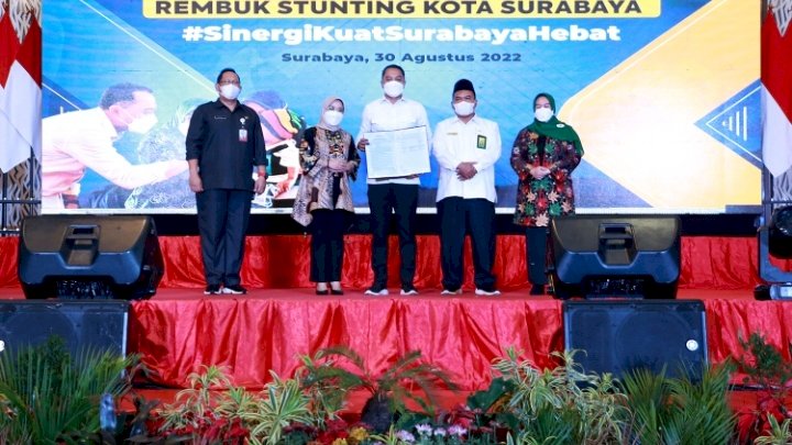 Wali Kota Eri membuka kegiatan Rembuk Stunting tingkat kota di Gedung Convention Hall/RMOLJatim