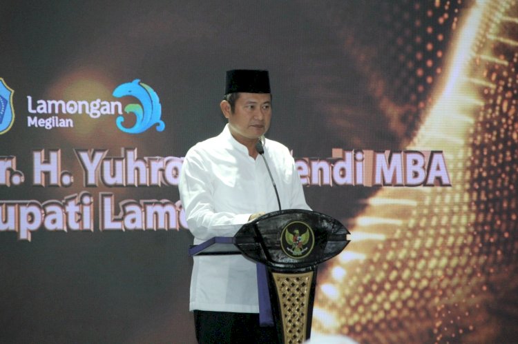 Bupati Lamongan Yuhronur Efendi saat menghadiri acara wisuda tahfidz/RMOLJatim