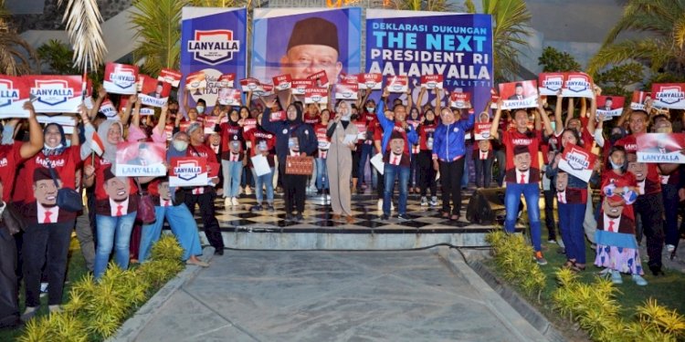 Relawan Ngalam Itajes saat mendeklarasikan dukungannya kepada Ketua DPD RI, AA LaNyalla Mahmud Mattalitti di Kelapa Gading Cafe, Kabupaten Malang, Jawa Timur/Ist