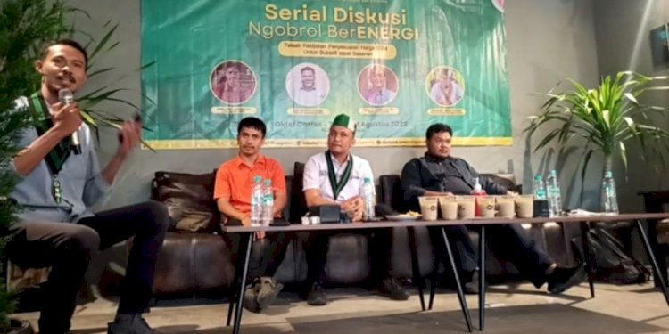 Serial siskusi Ngobrol Ber-Energi bertema "Telaah Kebijakan Penyesuaian Harga BBM untuk Subsidi Tepat Sasaran", di Oktaf Coffee, Tebet, Jakarta Selatan/Ist