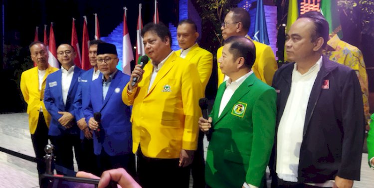 Ketua Umum Partai Golkar Airlangga Hartarto, Ketua Umum DPP PAN Zulhas dan Ketum PPP Suharso Monoarfa saat launching visi misi KIB di Surabaya/Ist