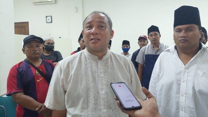 Gus Yasin dan Achmad Mustajib saat konferensi pers di gedung Astranawa/RMOLJatim 