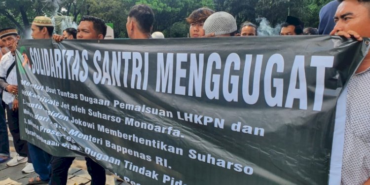 Solidaritas Santri Menggugat saat menggelar unjuk rasa di depan Kantor Bappenas, Menteng, Jakarta Pusat/Ist