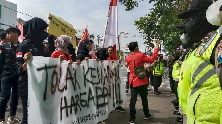 demo depan kantor DPRD / RMOLJatim