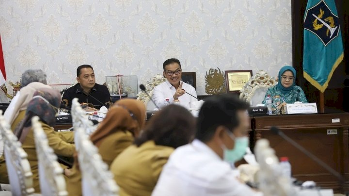 Wali Kota Eri bersama Ketua TP PKK Surabaya audensi dengan Kepala BKKBN Pusat/ist