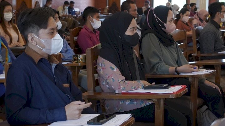 Pelaku usaha kafe dan restoran saat mengikuti Bimtek dari DPMPTSP NAKER  /ist