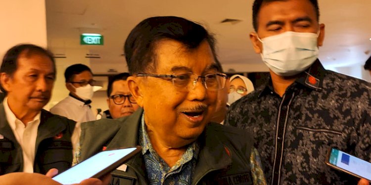 Mantan Wakil Presiden Jusuf Kalla usai mengikuti acara Silaturahmi Nasional Jenggala Center, di Jakarta, Jumat malam (16/9)/RMOL