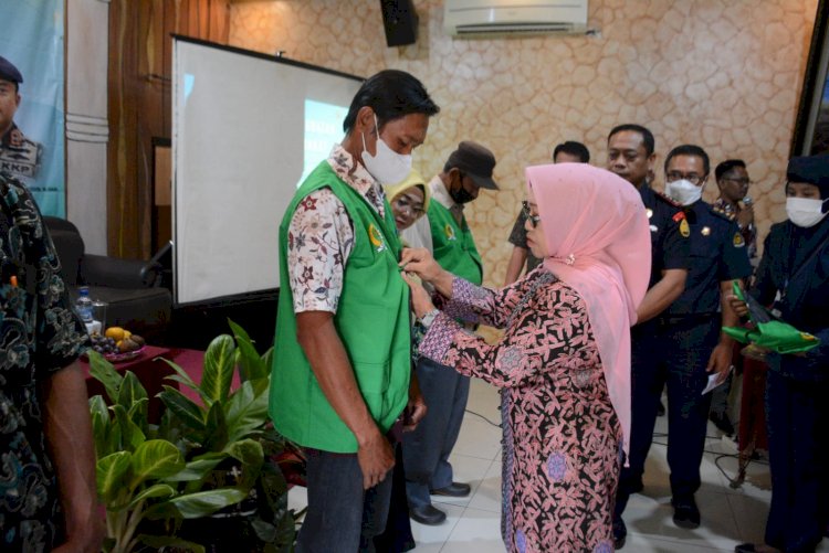 Bupati Jombang Hj Mundjidah Wahab membuka pembinaan pokmaswas/ist
