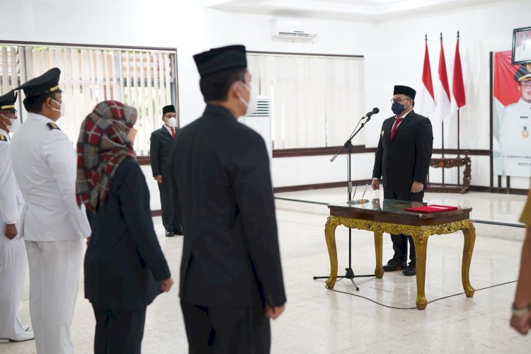 Bupati Kediri Hanindhito Himawan Pramana saat melantik 47 pejabat/RMOLJatim