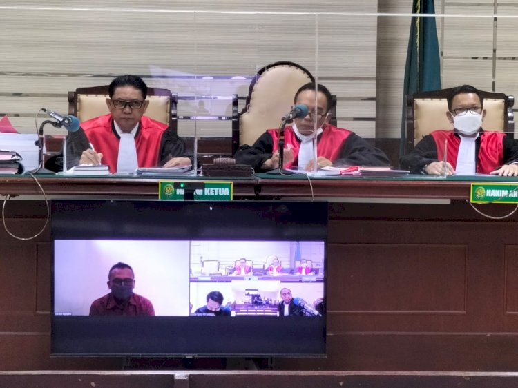 Suasana sidang perdana kasus korupsi penjualan barang sitaan Satpol PP Kota Surabaya/RMOLJatim
