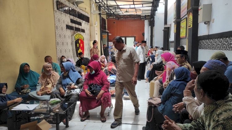 Puluhan calon jamaah umroh datangi polres Kediri kota