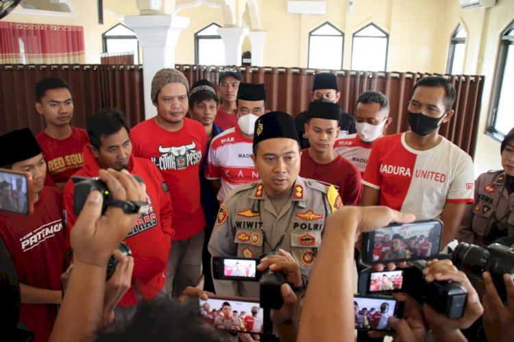 Kapolres Bangkalan, AKBP Wiwit Ari Wibisono, S.H., S.I.K., M.H usai menggelar sholat ghaib/RMOLJatim