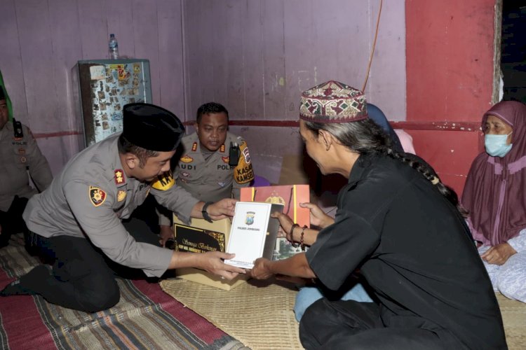 Kapolres jombang takziah ke rumah duka