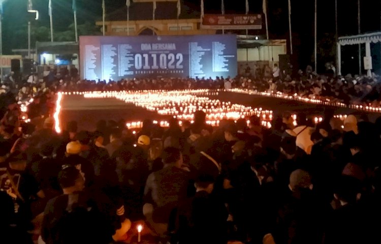 Momen seluruh elemen suporter duduk bersama di halaman Stadion Kanjuruhan/RMOLJatim