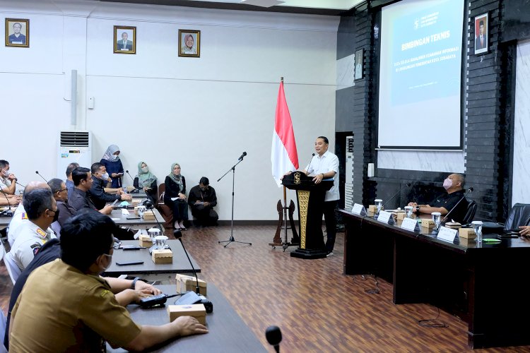 Wali Kota Eri Cahyadi membuak bimtek Tata Kelola Manajemen Keamanan Informasi di Lingkungan Pemkot Surabaya/ist