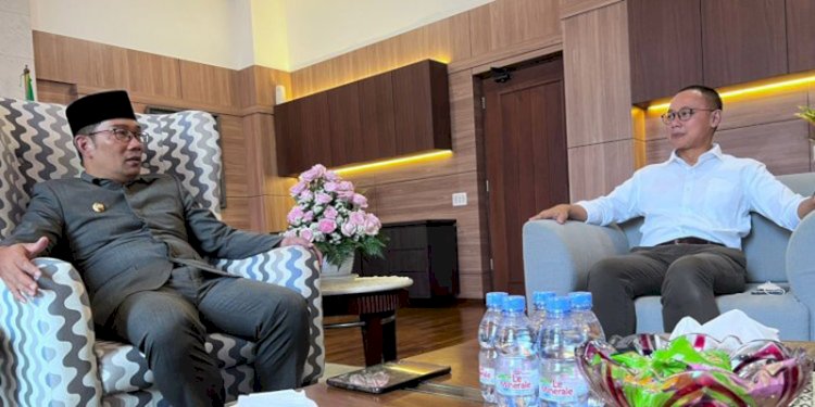 Gubernur Jabar Ridwan Kamil saat ditemui Sekjen PAN Eddy Soeparno beberapa waktu lalu/Ist