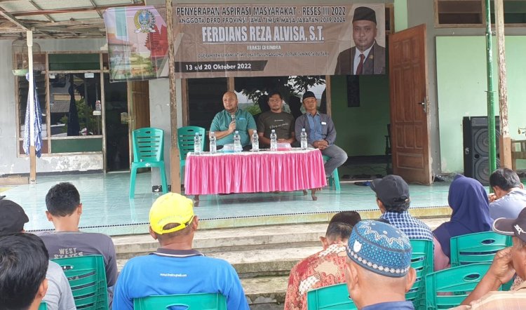 Ferdian Reza Alvisa berdialog dengan para petani saat menggelar reses/Ist