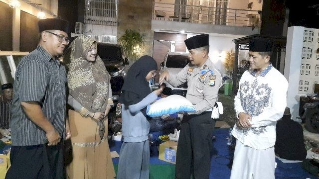 Poto - Anggota Satlatas Polres Jombang dalam peringatan Maulid Mabi