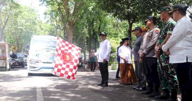 Pemkab Probolinggo menyalurkan bantuan logistik berupa paket sembako bagi korban bencana alam di wilayah Kabupaten Malang/RMOLJatim