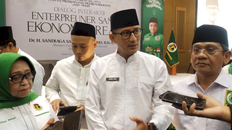 Sandiaga Uno didampingi Ketua DPW PPP Jatim Nyai Hj Munjidah Wahab/RMOLJatim