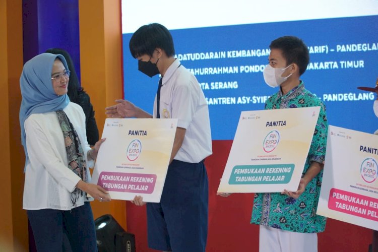 Bank bjb mendukung program OJK terkait Inklusi Keuangan/Ist