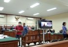 Sebelum Dijual, Ferry Jocom Ajak Mudita ke Gudang Pantau Barang Sitaan Satpol PP Surabaya