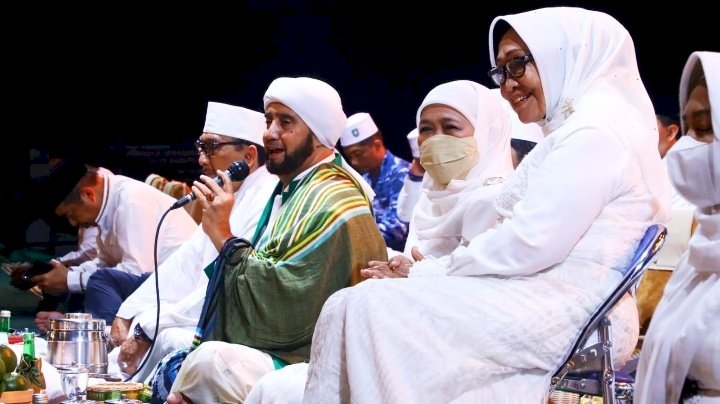 Gubernur Khofifah saat mengikuti Jatim Bersholawat di Jombang/ist