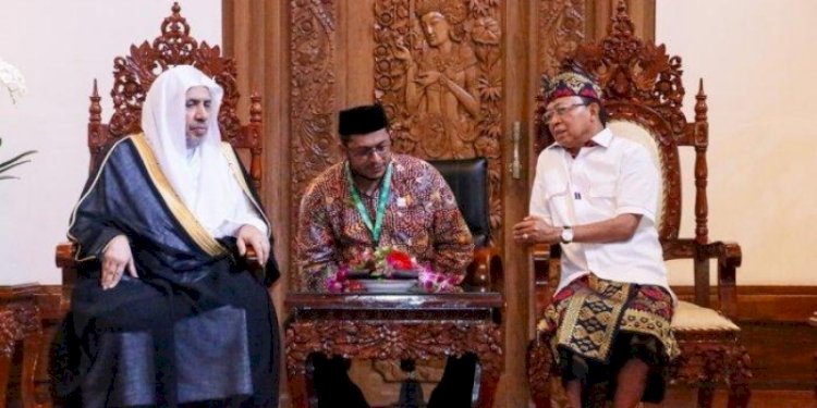 Gubernur Bali, Wayan Koster menerima kunjungan Sekjen Rabithah ‘Alam Islami, Muhammad bin Abdul Karim Al Issa di Bali/Net