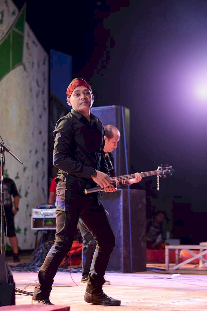 Aris Reborn saat beraksi di atas panggung/ist