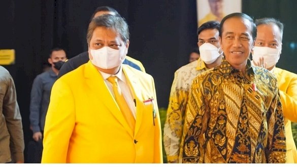 Ketua Umum Partai Golkar, Airlangga Hartarto dan Presiden Joko Widodo/Ist