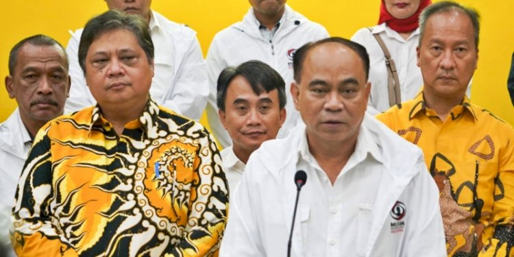 Ketua Umum Partai Golkar Airlangga Hartarto usai pertemuan dengan Ketua Umum Projo Budi Arie Setiadi/Ist