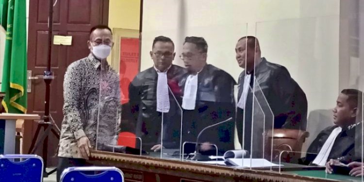 Andi Desfiandi saat persidangan perdananya terkait perkara suap penerimaan mahasiswa baru Universitas Lampung di PN Tanjungkarang, Rabu (9/11)/RMOLLampung