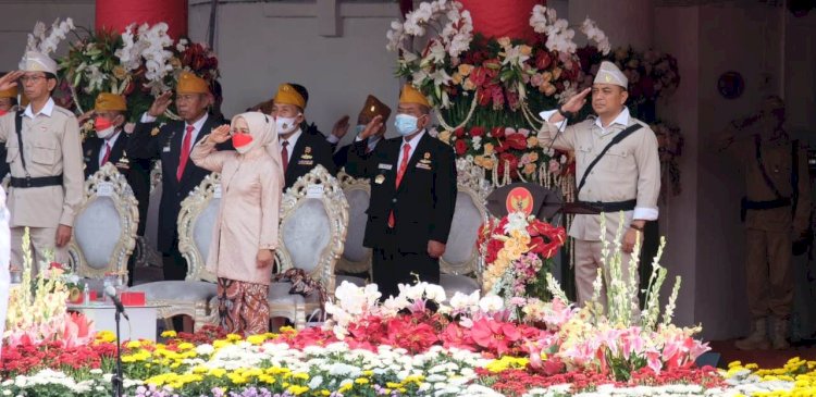 Wali Kota Eri Cahyadi memimpin upacara bendera peringatan Hari Pahlawan ke-77 dan HKN ke-58/ist