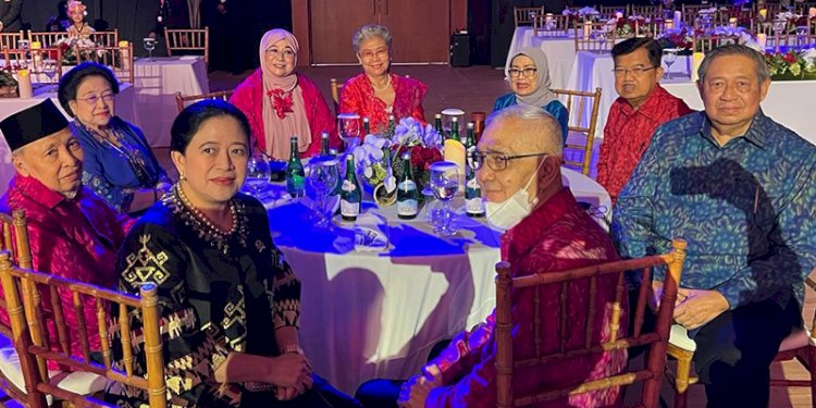 Momen Megawati Soekarnoputri dengan Susilo Bambang Yudhoyono (SBY) duduk satu meja dalam acara welcome dinner G20 di Bali/Net