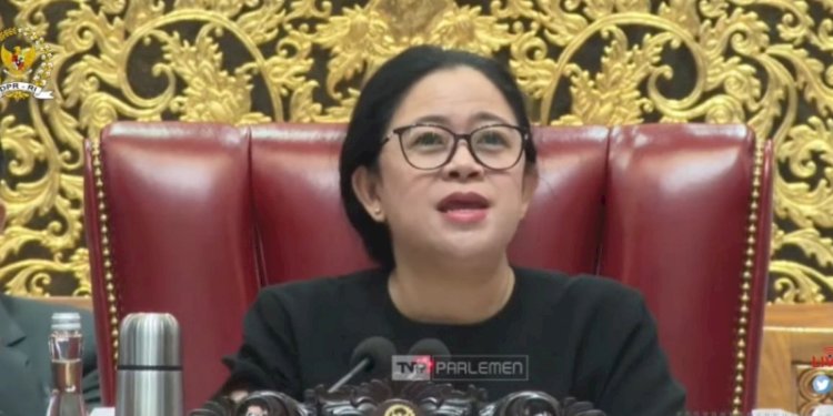 Ketua DPR RI, Puan Maharani saat mengesahkan RUU Papua Barat Daya menjadi undang-undang/Net