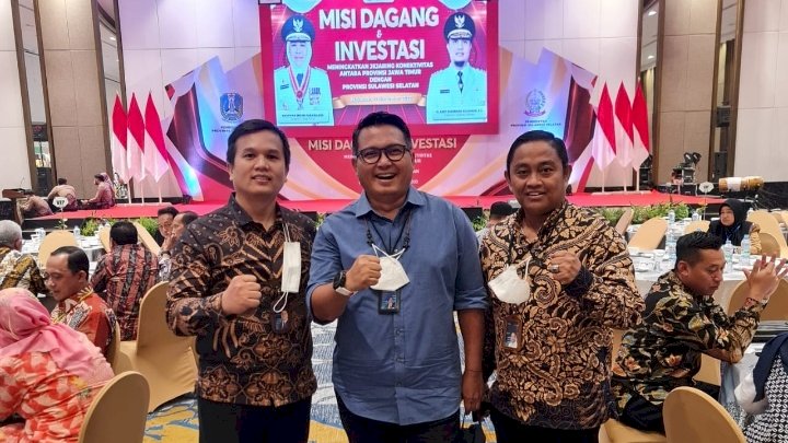 kiri: Direktur Kawasan Industri Makassar (KIMA) Alexander Chandra Irawan dan Didik Prasetiyono Dirut Surabaya Industrial Estate Rungkut (SIER)