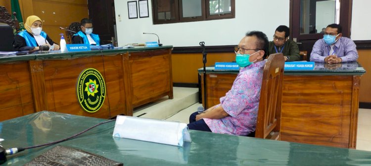 Ahli Sosiologi, Prof. Dr Hotman Siahaan saat menjadi saksi ahli di PTUN Surabaya/RMOLJatim