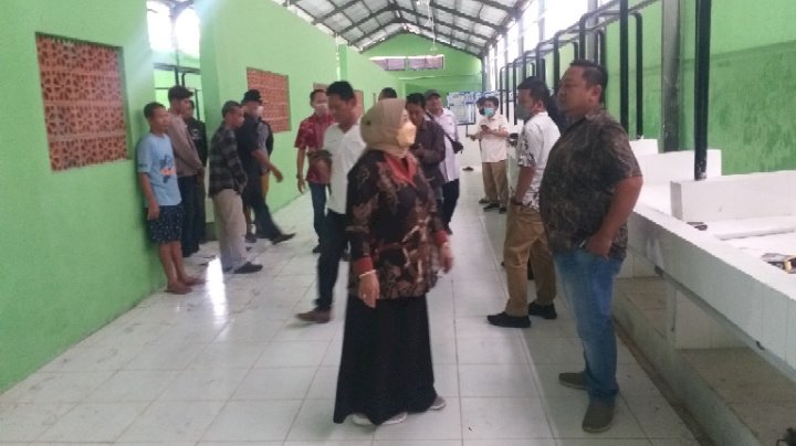 Caption 1 : Komisi III Saat Komtek Di Pasar Baru