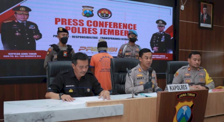 Kapolres Jember AKBP Hery Purnomo saat konferensi pers penangkapan pelaku penyimpangan seksual/RMOLJatim