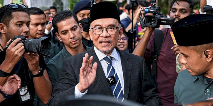 Anwar Ibrahim meninggalkan Istana Negara/Net